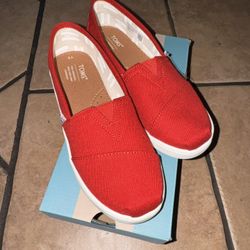 Toms