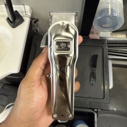 Royal Clips Clippers 