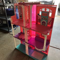 Girls Doll House - Age 6-10