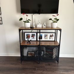 Tv Stand/Entertainment Center