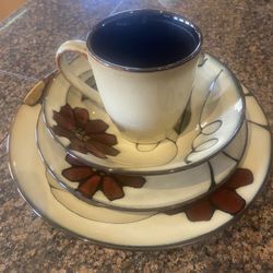 31 Piece Plate Set- Make An Offer