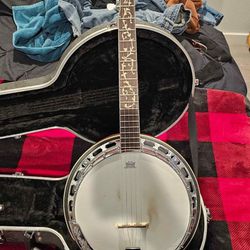 B300 5 String Banjo 