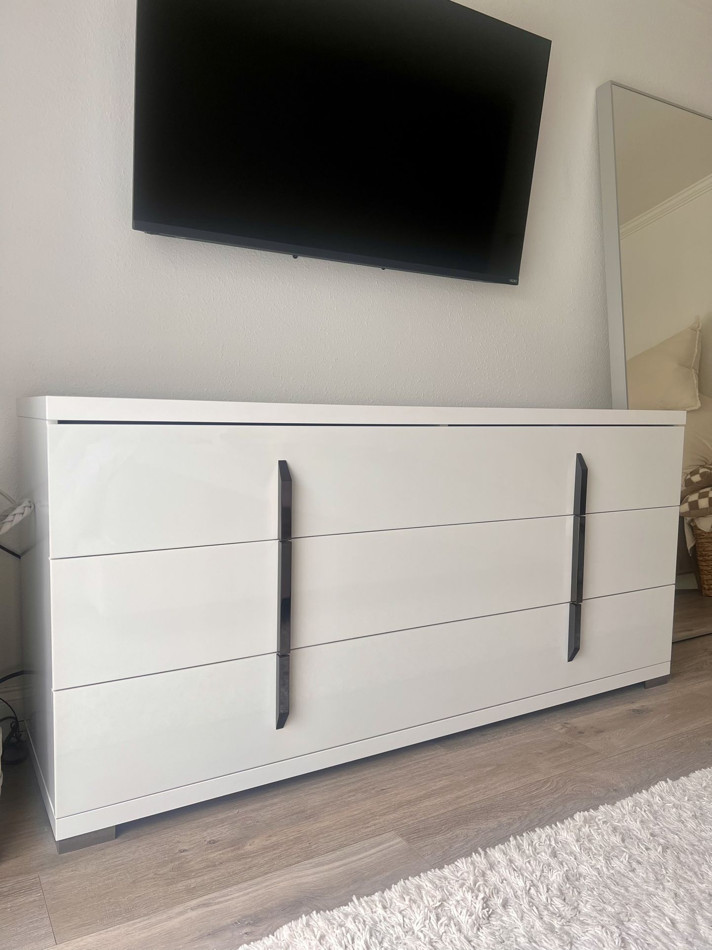Scandinavian Designs White High Gloss Dresser