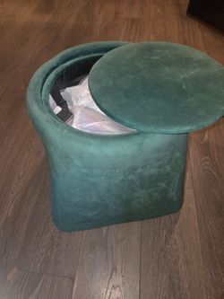 Emerald Green Velvet Storage Ottoman with Lid