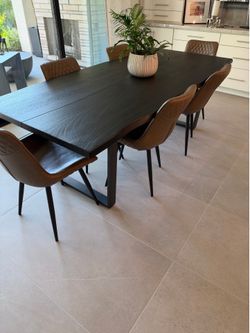 Dining Table & 8 Chairs