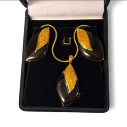 80’s Designer Black/Gold Diamond Dust Leaf Shape Earrings & Necklace Set