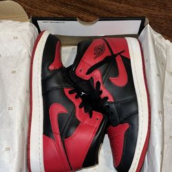 Jordan 1s Mids 