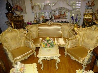 Available 6 pc real Italian living room vintage set