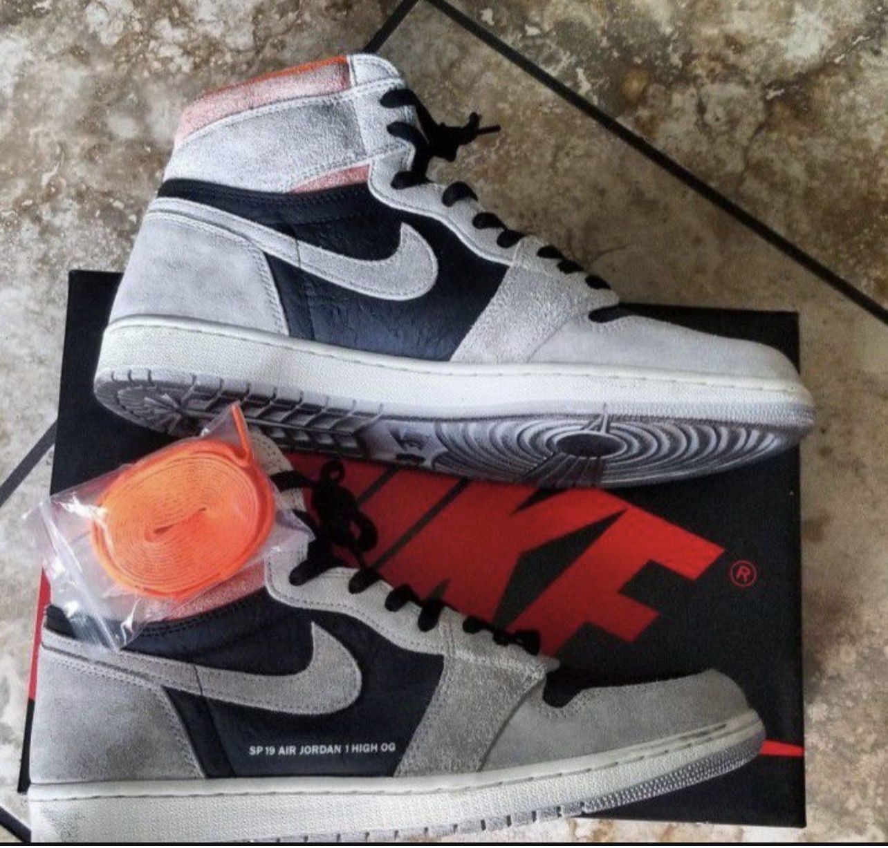 Jordan Retro High Neutral Grey Hyper Crimson Size 11