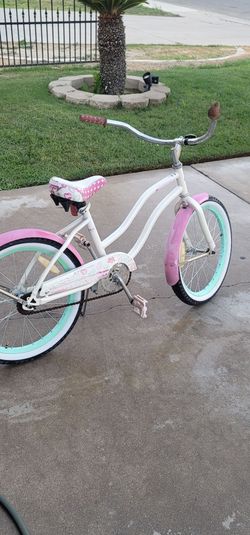 Girls 20" Beach Cruiser In Excellent Condition New tubes ready to ride