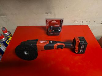 Milwaukee M18 FUEL 21mm Cordless Random Orbital Polisher Kit + Batteries & Charger