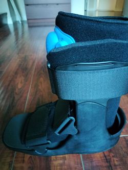 Pneumatic Walker Orthopedic Boot - Medium