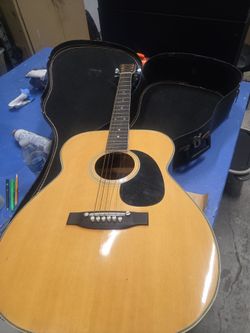 Ventura model v-10 guitar