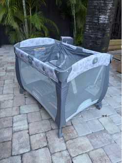 Pack and play - foldable (brand new)