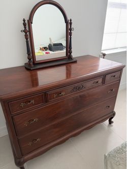 Vintage Mahogany Finish Dresser with Mirror