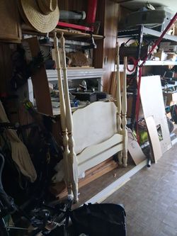 Vintage 4 poster bed
