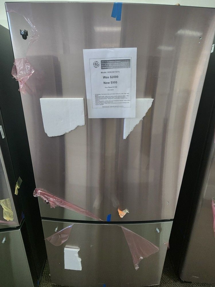 24.8 cu. ft. Bottom Freezer In Refrigerator in Fingerprint Resistant Stainless Steel, Standard Depth ENERGY STAR