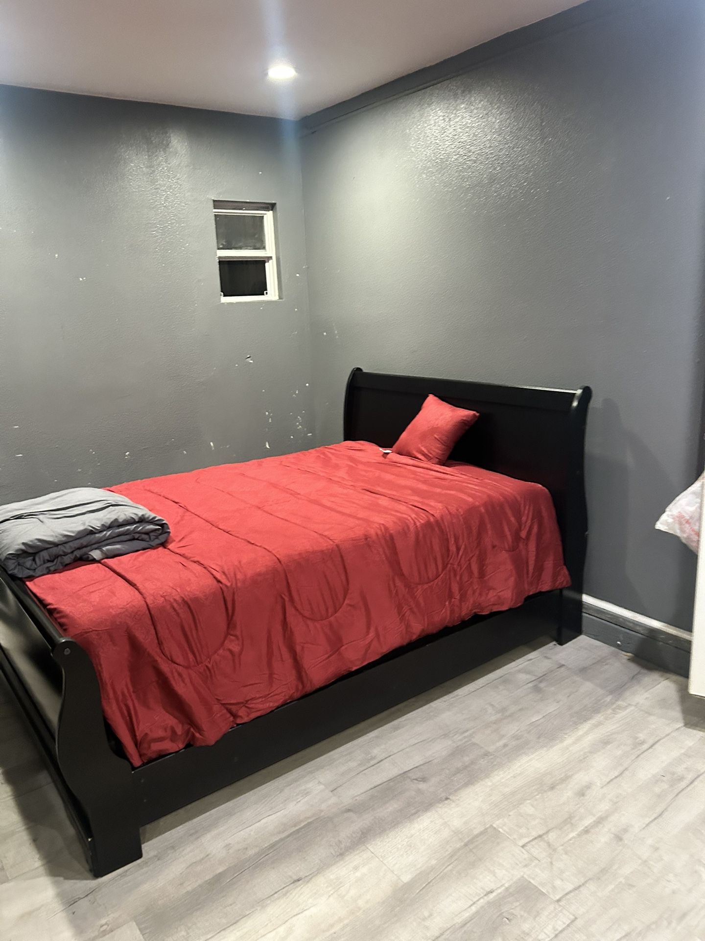 Queen Bed frame (Black)