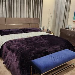 Copenhagen, Bella Vita King Bed, 2 Nightstands And Dresser In Walnut