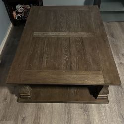 Wooden Table – Excellent Condition!