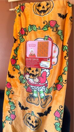 Strawberry Shortcake Halloween Plush Blanket