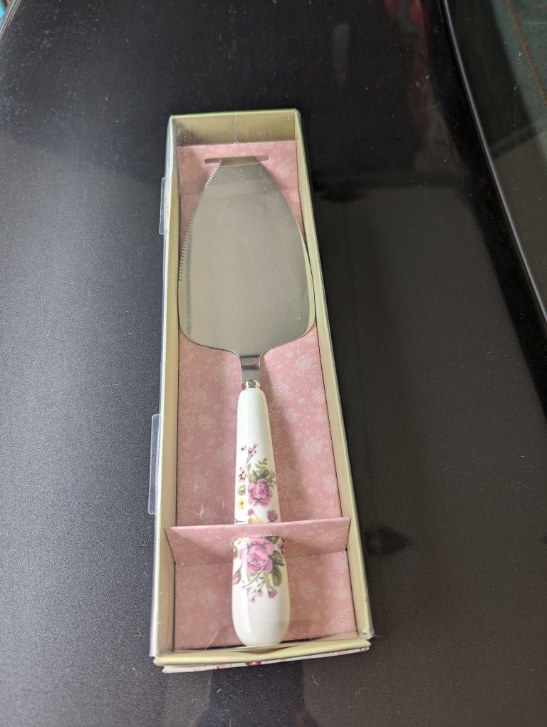 Rosie's Pantry Stainless Steel Cake Slice With Porcelain Handle from England 