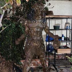 Alien Predator Statue 