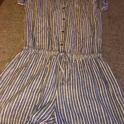 Size S romper like new euc