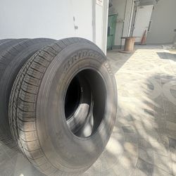 Jeep Gladiator Stock Tires Dueller Bridgestone 245/ 17R