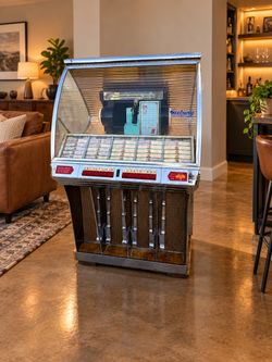 1954 Seeburg HF100R Jukebox with Records