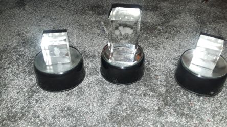 Little acrylic boxes with lighted stands