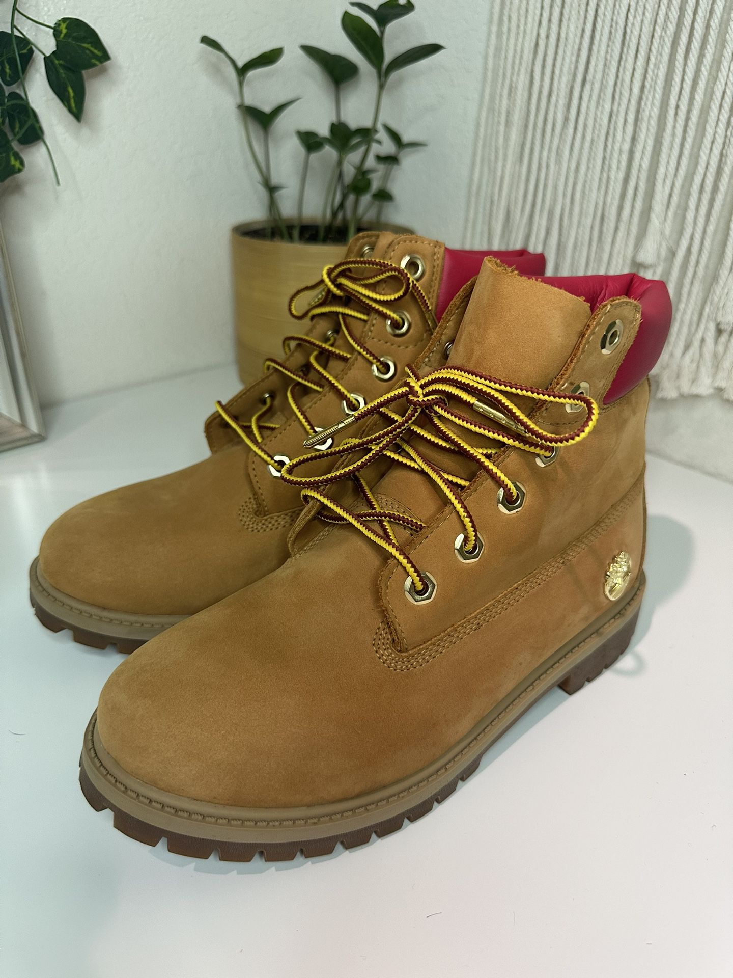Timberland Boots  Size 6 (unisex)