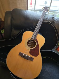 Yamaha FG -110 Acoustic Guitar With Case