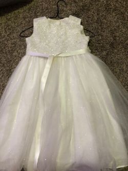 Size 8 girls beautiful dress Macy’s