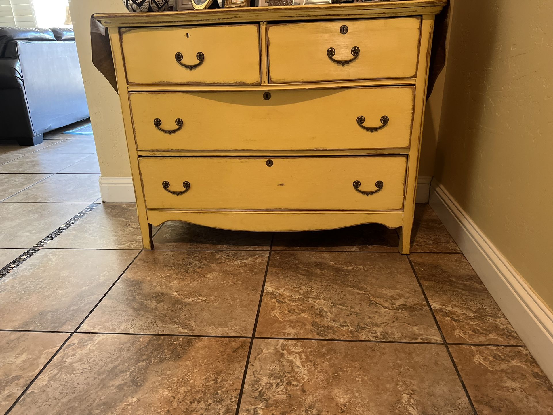 Antique 4 Drawer Dresser