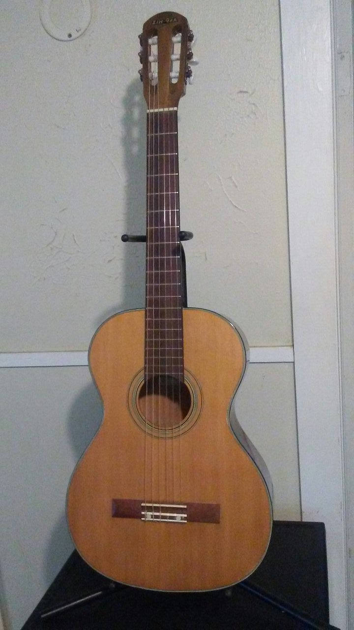 ZIM GAR VINTAGE ACOUSTIC CLASSICAL GUITAR WITH NYLON STRINGS