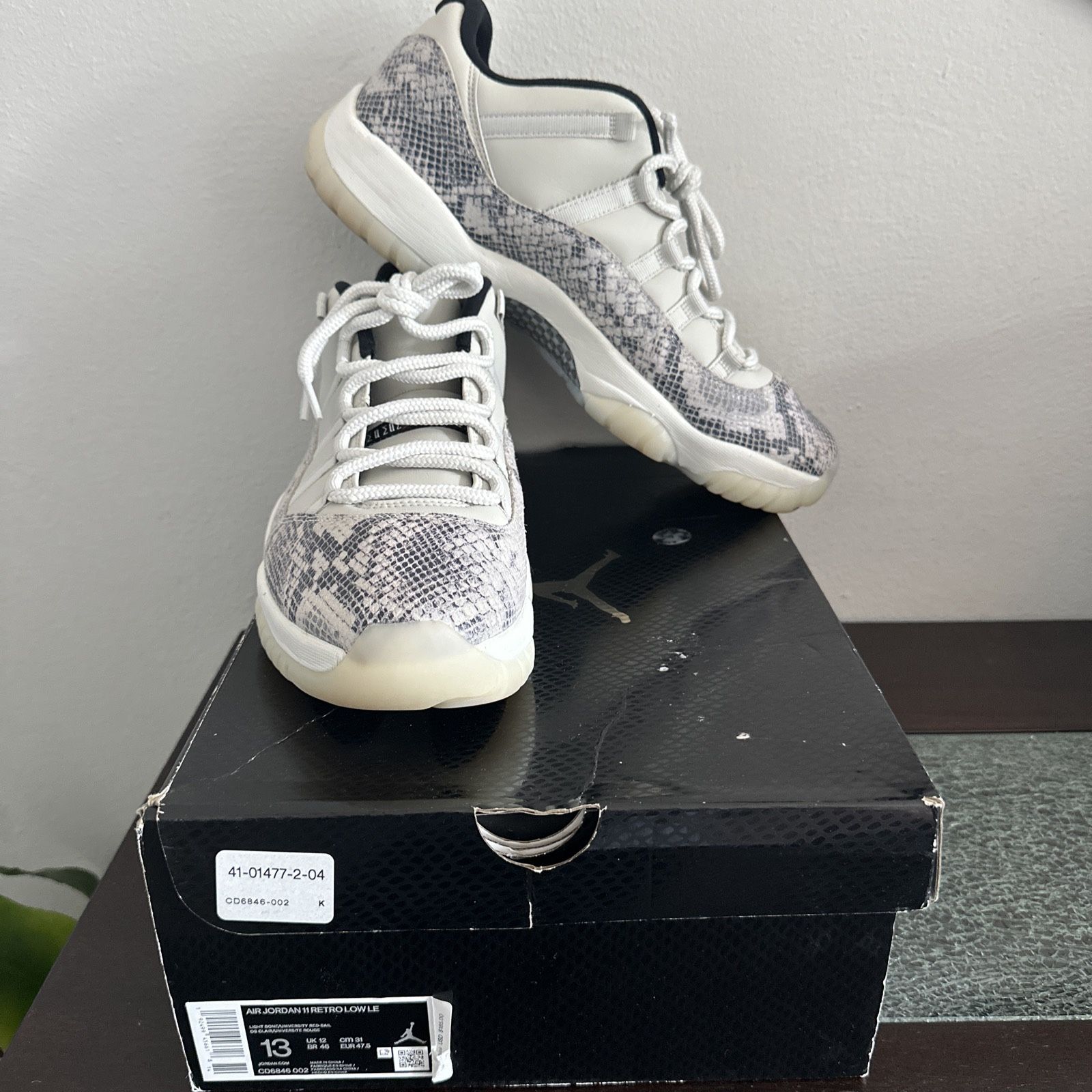 Jordan 11 Retro Low Light Bone Snakeskin 2019 Size 13 CD6846-002 Grey Snake