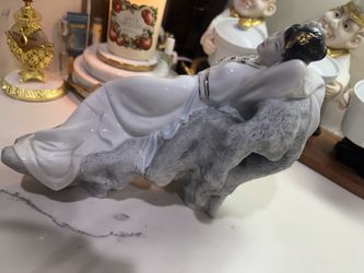 Porcelain figurine of Japanese lady