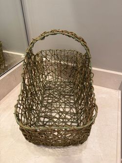 Large Sage & Natural Two-Tone Wicker-Style Wire Basket – Excellent Condition