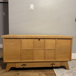 Vintage Lane Cedar Hope Chest 