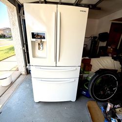 Samsung French Door Fridge - Excellent Condition - $750 (Yuma)