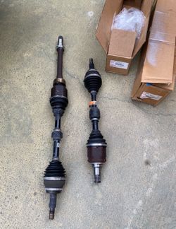 Toyota Factory Oem CV Axle Assembly For Toyota  Highlander and Venza