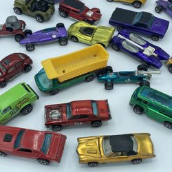 Collector seeking vintage old genuine Hot Wheels 1960s 70s cars redline redlines red line toy car Matchbox hotwheels 