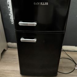 Retro Mini Fridge