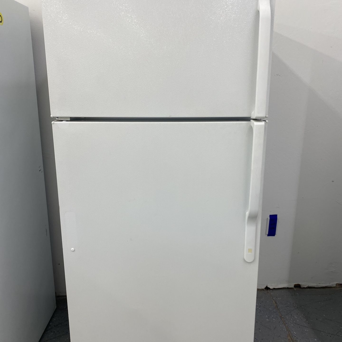 White GE Top Freezer Refrigerator