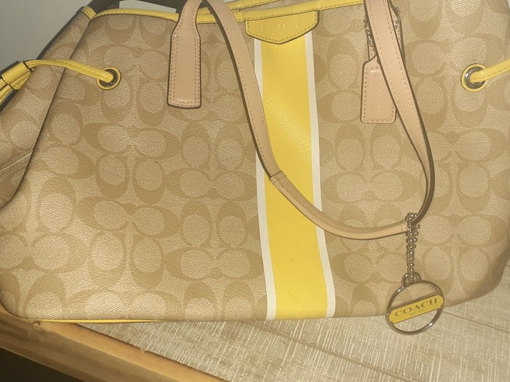 COACH HANDBAG