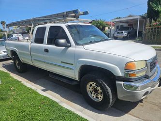 03 GMC Suerra 2500 HD