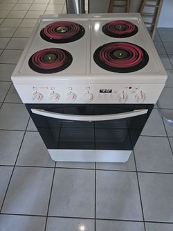 24in Stove Almost New 