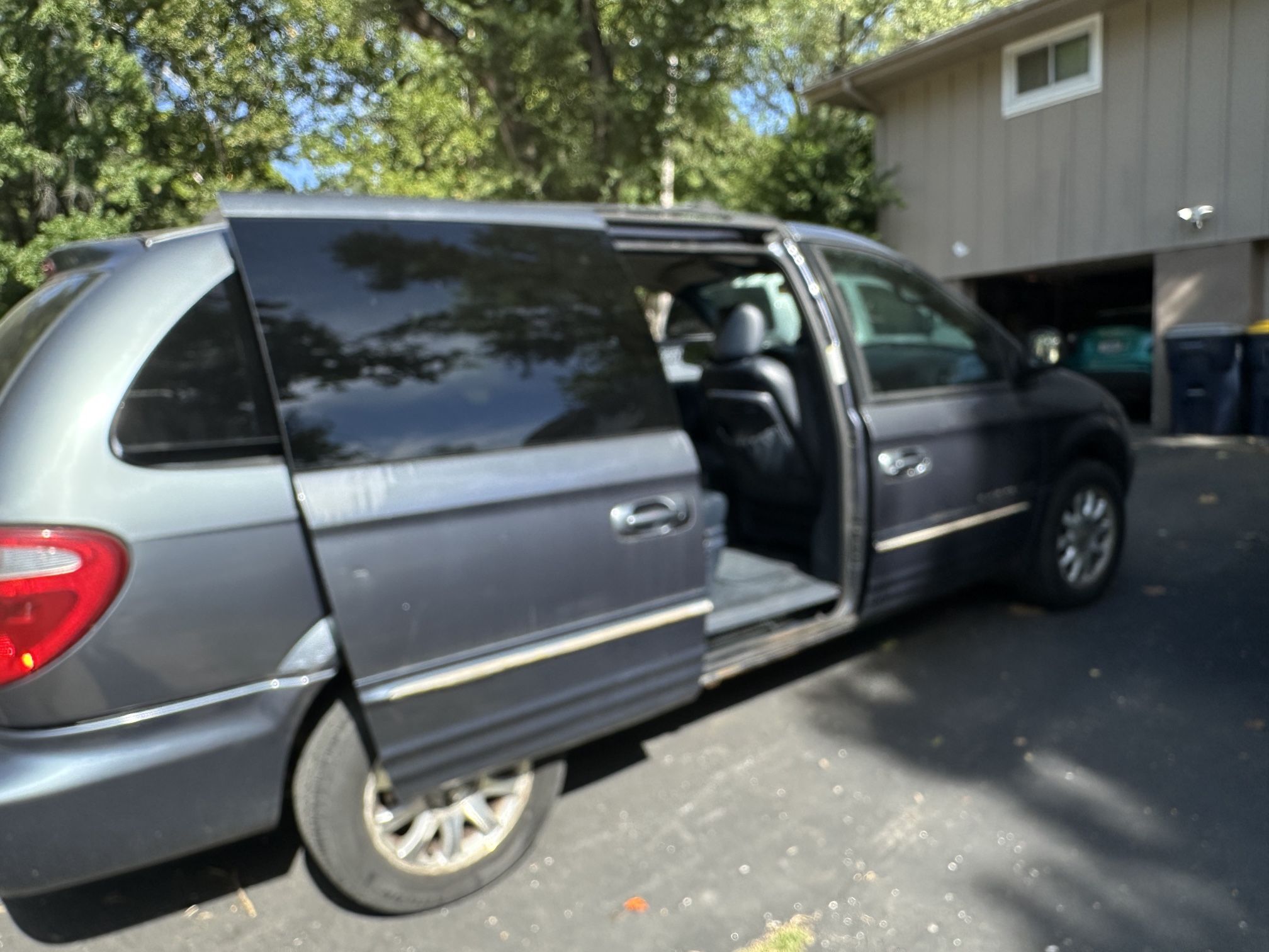 2001 Chrysler Town & Country
