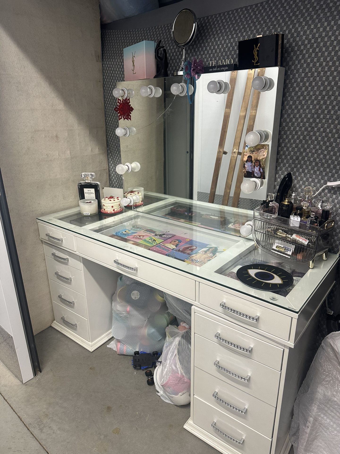 Vanity Grande